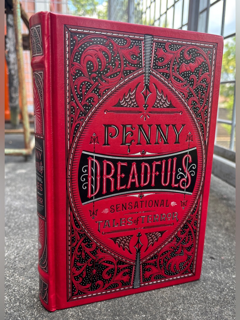 Pre-owned "Penny Dreadful's Sensational Tales of Terror" 2016 B&N Edition